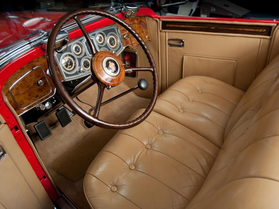 Интерьер Packard Twelve Phaeton 1934 года  (фото 7 из 46)